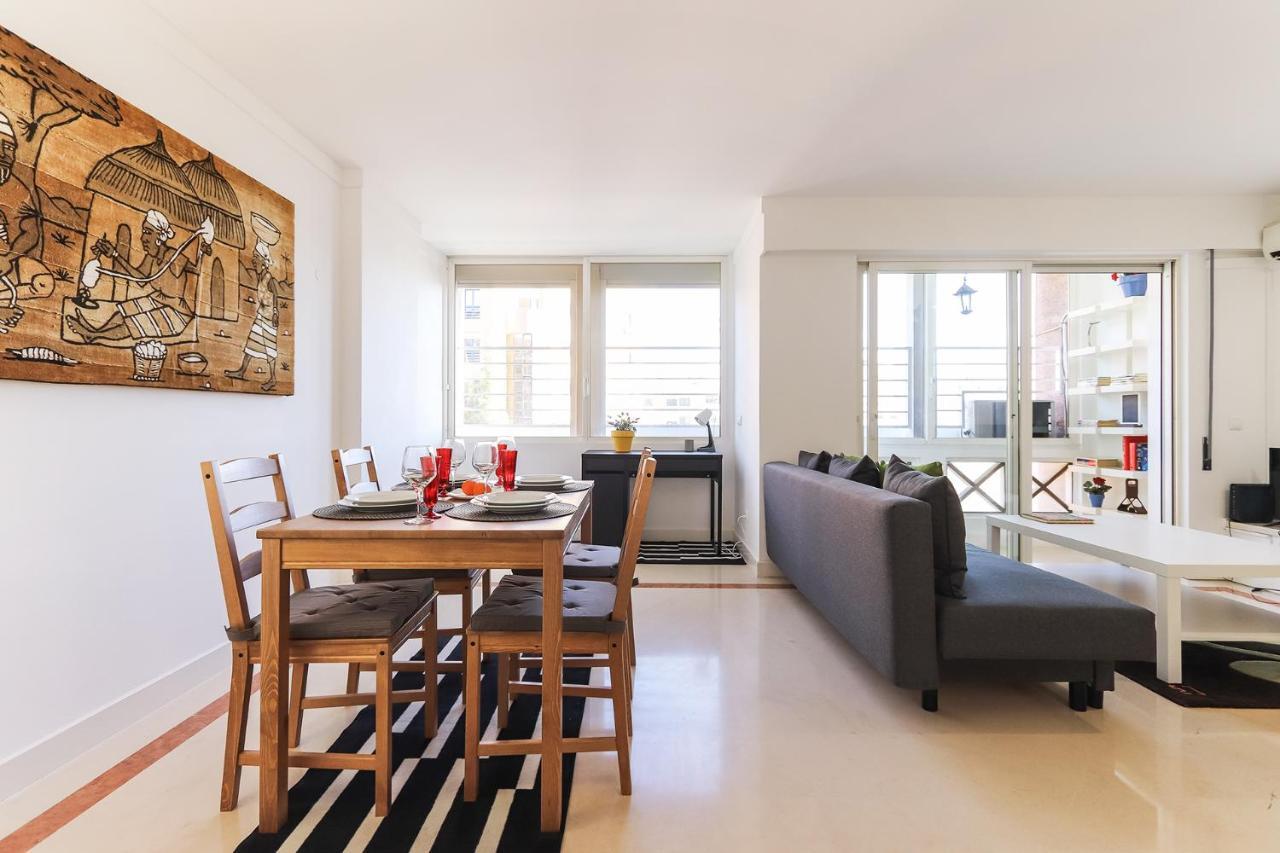 Lisbon Flower 360º - Your Lovely Flat With Pool And Parking Exterior photo