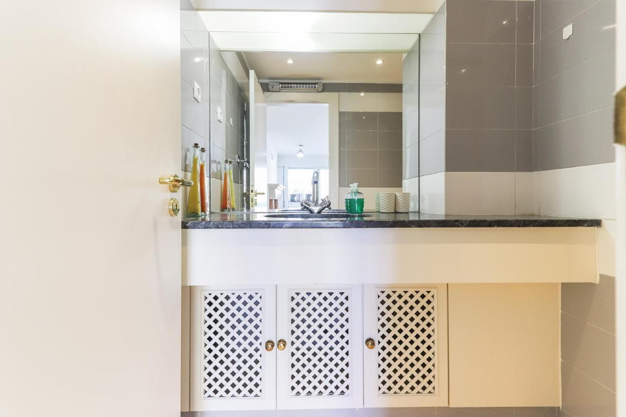 Lisbon Flower 360º - Your Lovely Flat With Pool And Parking Exterior photo