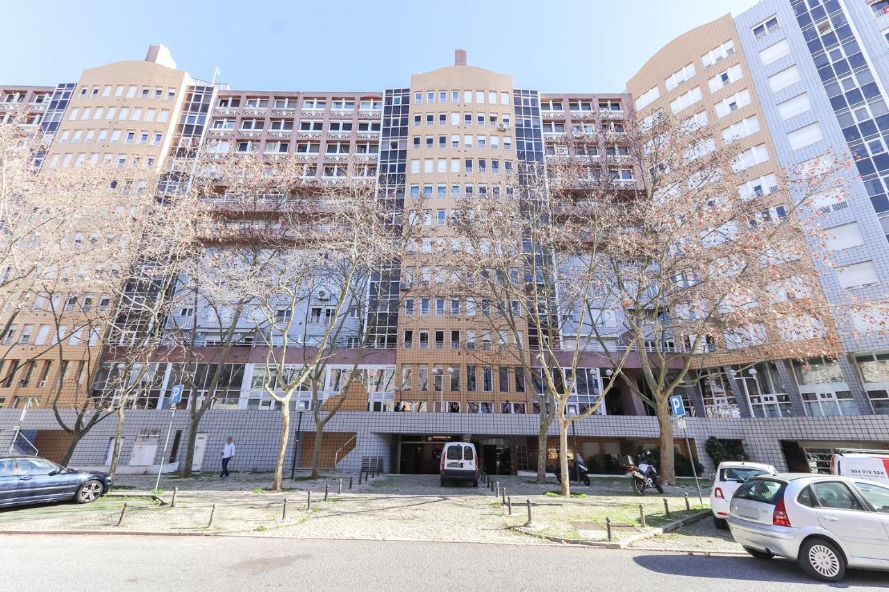 Lisbon Flower 360º - Your Lovely Flat With Pool And Parking Exterior photo
