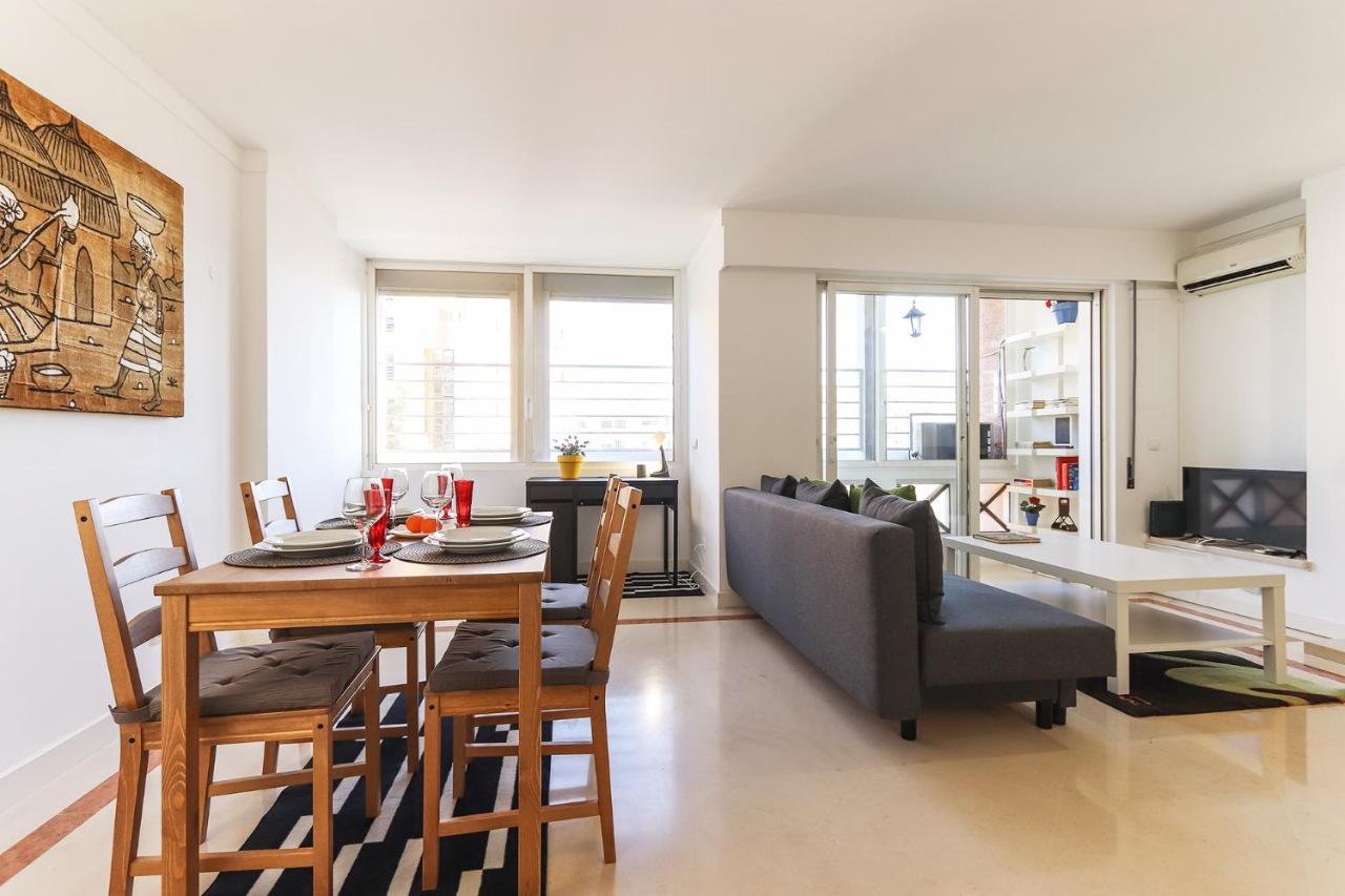 Lisbon Flower 360º - Your Lovely Flat With Pool And Parking Exterior photo